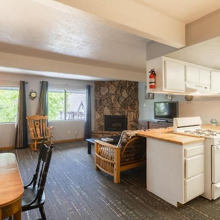 Village Suites Inn - American Black Bear - Perfect Location, In The Village! Can'T Be Better! Big Bear Lake Exterior foto