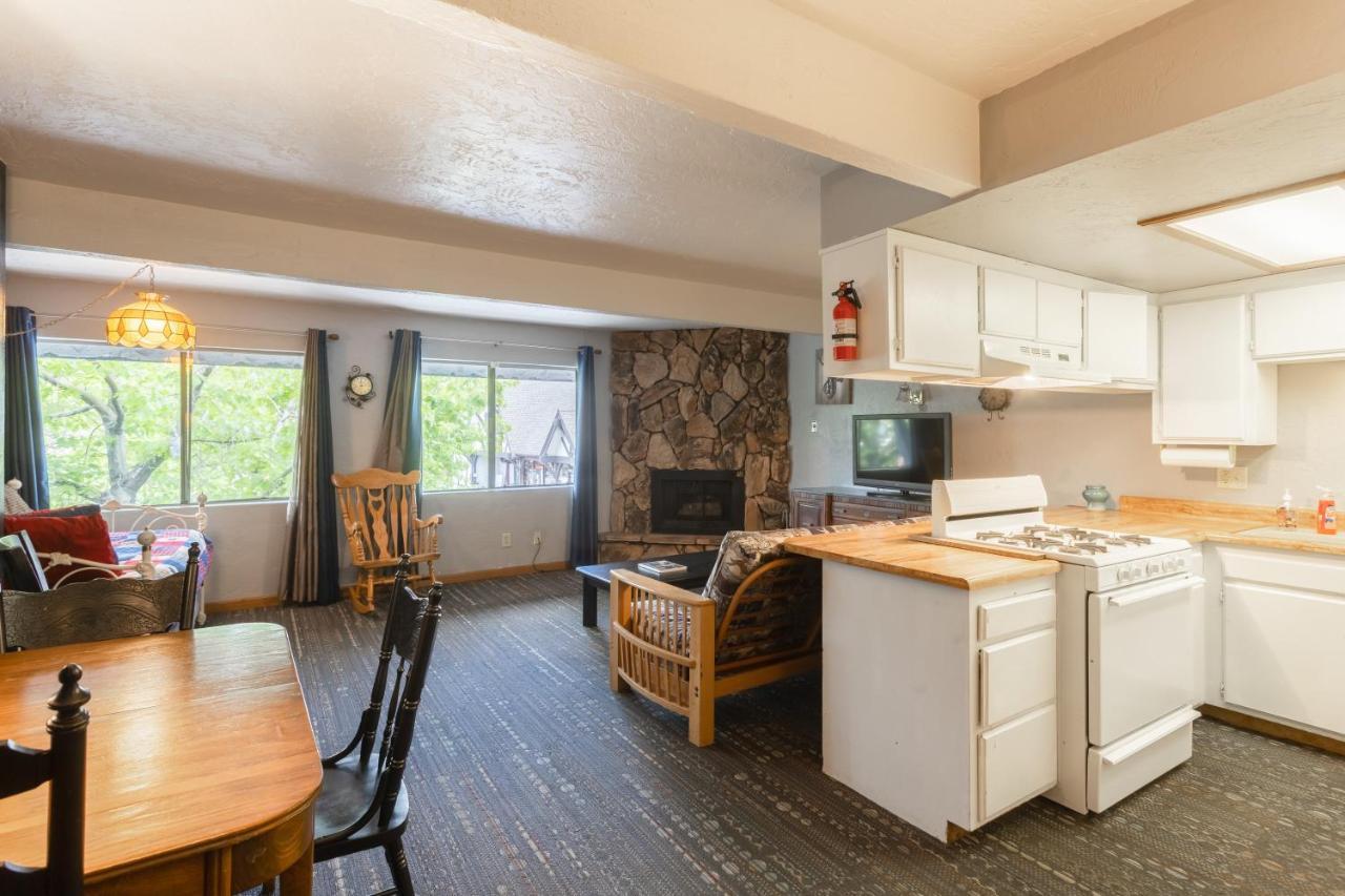 Village Suites Inn - American Black Bear - Perfect Location, In The Village! Can'T Be Better! Big Bear Lake Exterior foto